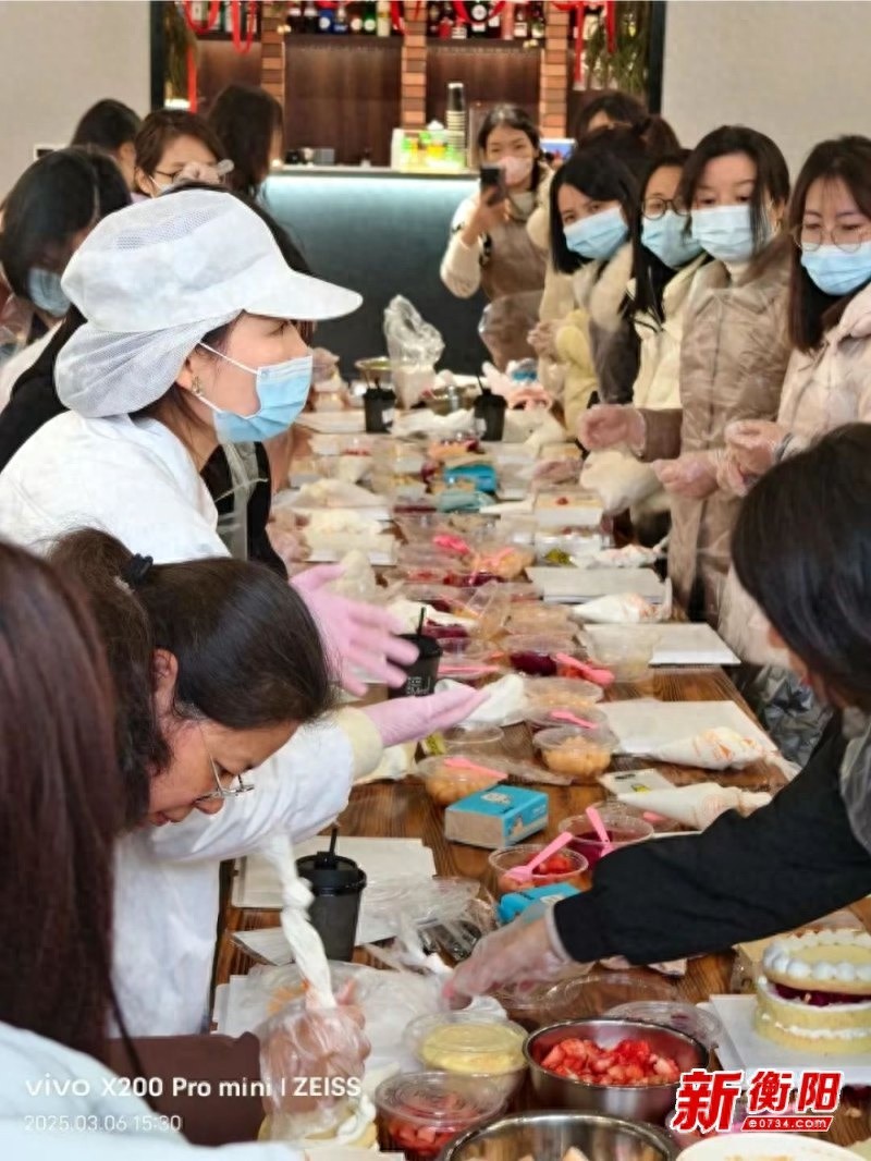 三八妇女节，湘见·建湘工业文化街区如何用女工年代秀惊艳全场？