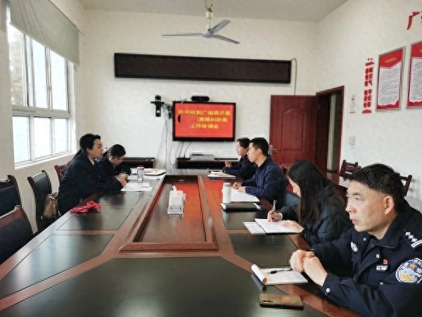 小兰三次起诉离婚，小云为何提出十倍彩礼？婚姻裂痕背后的真相令人