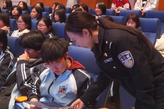 护苗女警团走进校园，如何用沉浸式普法守护青春？  第4张