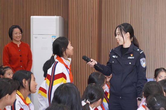 护苗女警团走进校园，如何用沉浸式普法守护青春？  第7张