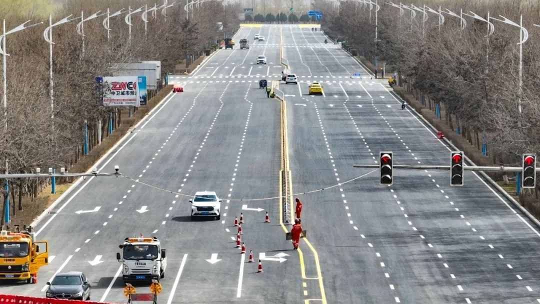 中卫市区道路围挡施工为哪般?雨污分流有大作用!