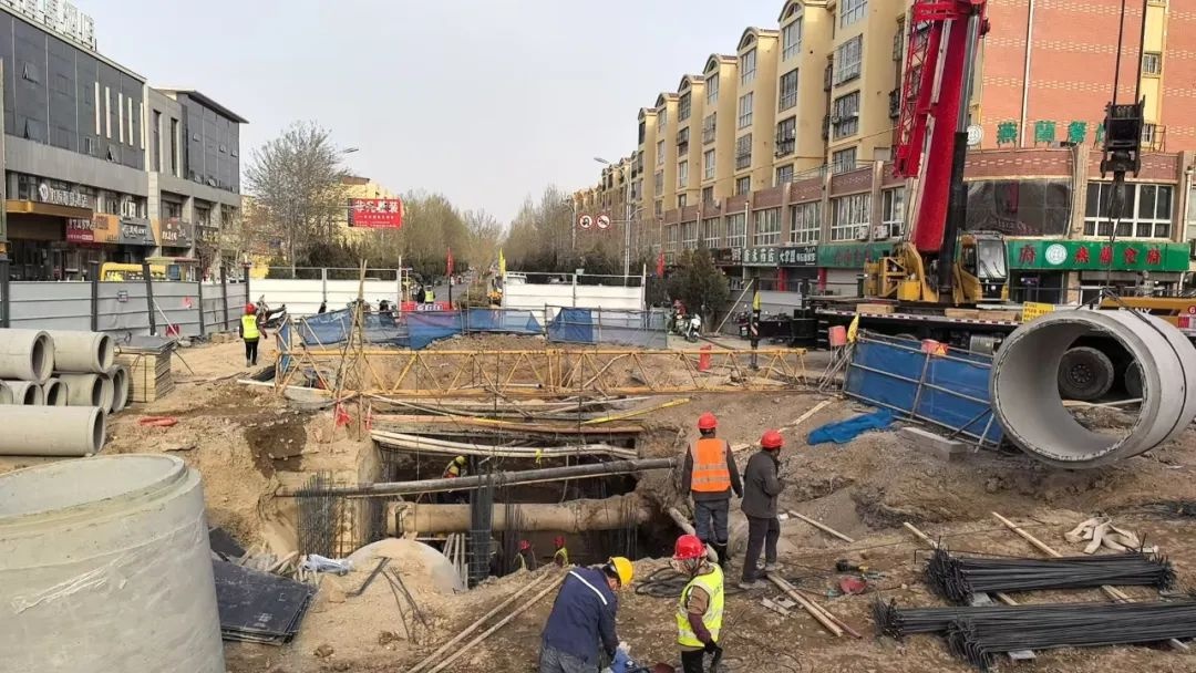中卫市区道路围挡施工为哪般?雨污分流有大作用!  第2张