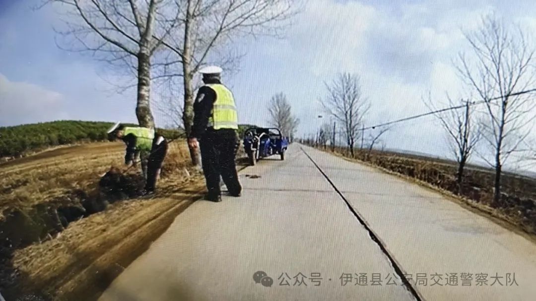 惊险！交警巡逻途中突遇排水沟呼救，他们如何化险为夷？  第2张