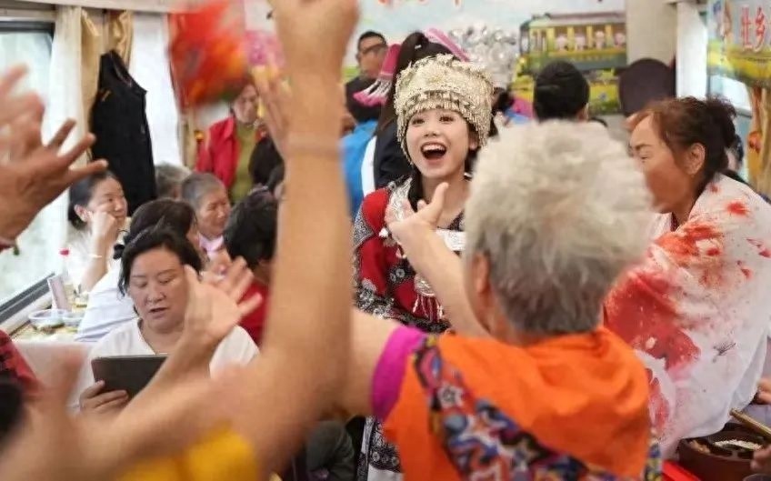超贴心！738位银发旅客开启6880公里之旅，你知道都有啥保障吗？