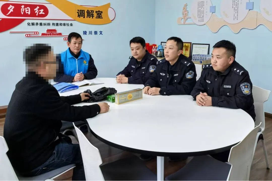 小偷光天化日顺走香烟，民警3小时火速破案！陵川公安太给力了  第2张