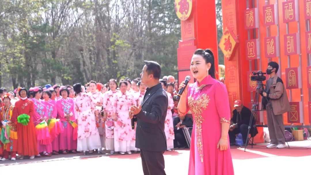 五一朔州崇福广场零门槛才艺秀成亮点？百姓舞台燃爆啦  第3张