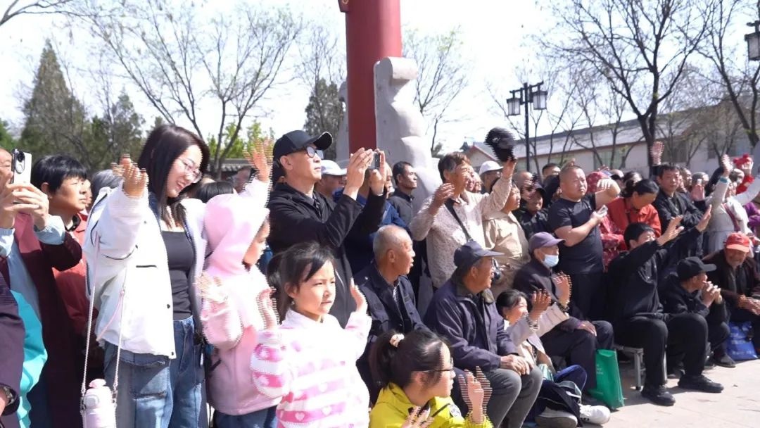五一朔州崇福广场零门槛才艺秀成亮点？百姓舞台燃爆啦  第4张