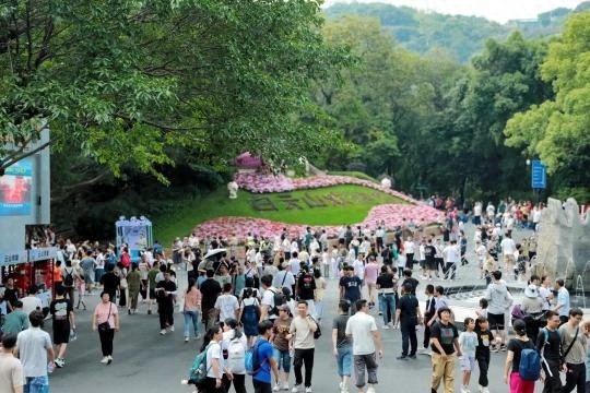 五一假期白云区景区接待近83万人次！白云山凭啥成热门？