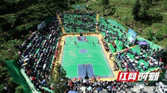 五一假期热门旅游城市人满为患，茶BA篮球赛却在夯吉村火爆开场？