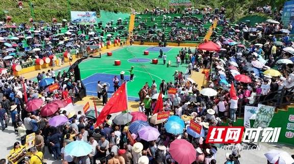 五一假期热门旅游城市人满为患，茶BA篮球赛却在夯吉村火爆开场？  第2张