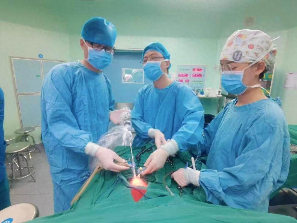 出生没多久的小宝宝频繁呕吐还体重下降？究竟咋回事
