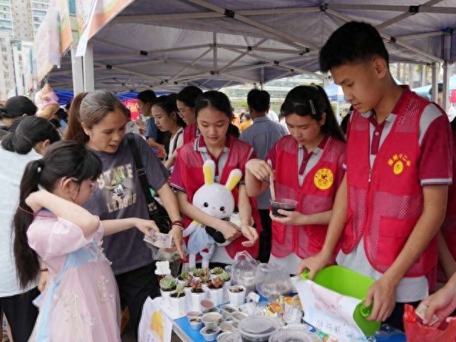 梧州市第七届中小学生爱心义卖活动，2万余人参与？究竟咋回事
