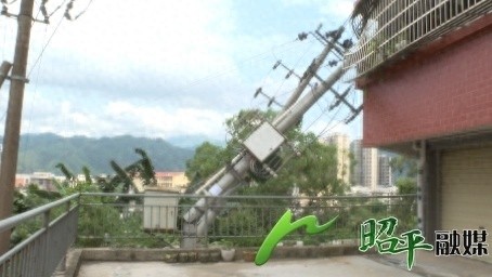 5月6日凌晨昭平强降雨致局部坍塌！221户居民用电咋保障？