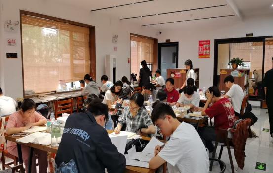 五一假期湘潭县图书馆人气爆棚！约4500人次线下阅读，你去了吗？  第3张