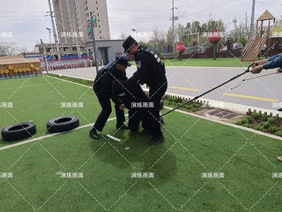 赤峰市公安局元宝山区分局西露天派出所为何联合幼儿园开展防暴演练？