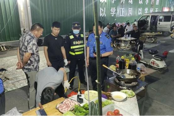 夏夜经济升温，沂南县综合行政执法局如何拧紧夜市燃气安全阀？  第2张