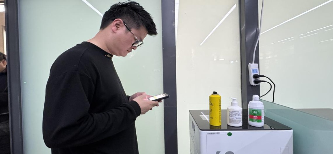 敦煌莫高国际机场安检投快递柜，这一创新能否破解旅客两难困境？  第2张