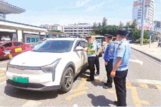 五一桂林交通执法全力守护出行路，你知道背后有哪些举措？