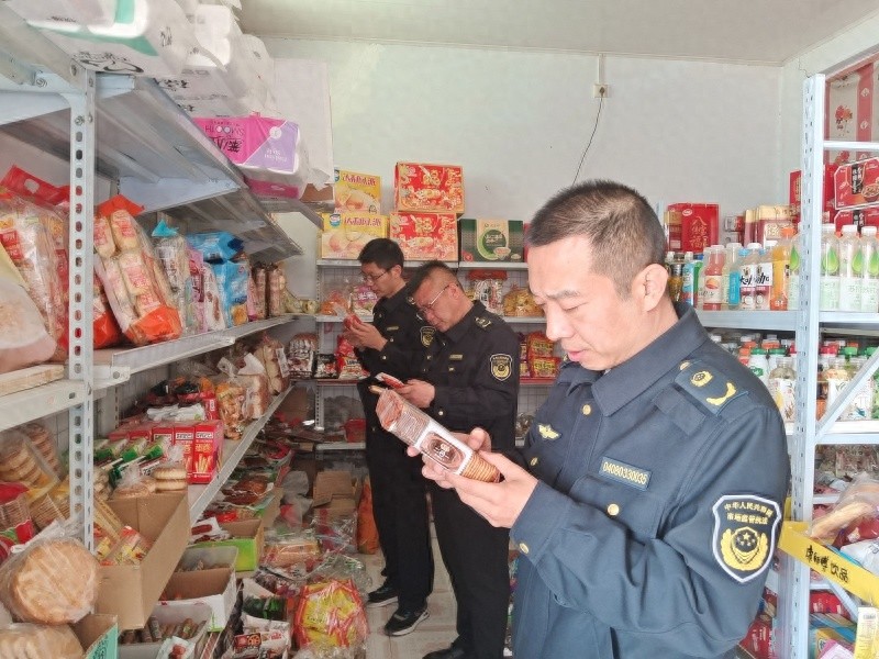 万荣县市场监管局开展专项整治行动，食品安全防线如何筑牢？