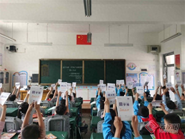 益行百校！8000余件学习用品助力乡村振兴，温暖留守儿童？