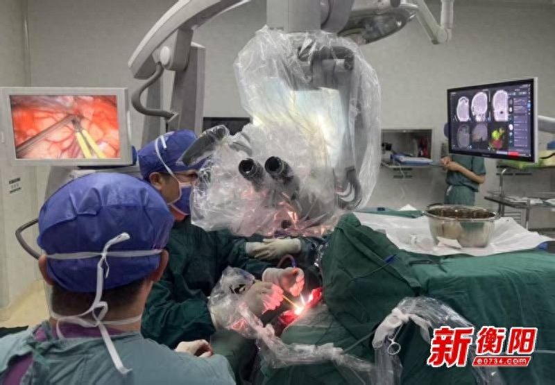 77岁大爷突发头晕，衡阳医生如何成功挑战复杂脑膜瘤手术？