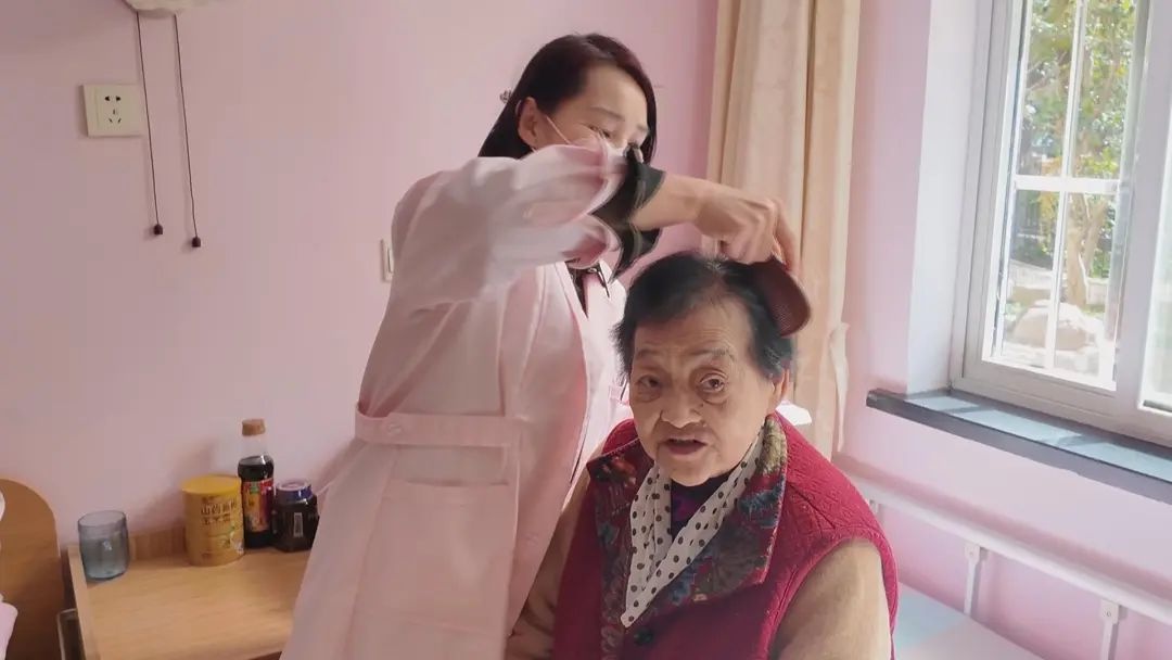 寒冬中的温暖奇迹！南京东路敬老院如何让老人们度过超强寒潮？  第7张