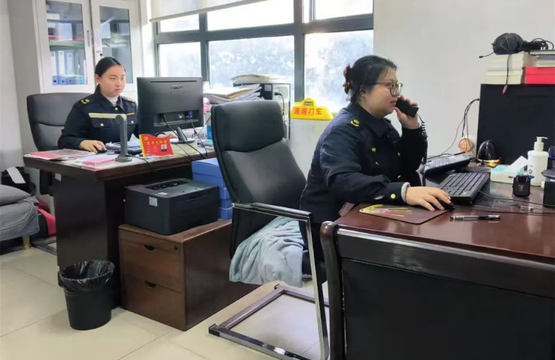 芜湖市如何确保春节返程高峰的安全与便捷？揭秘背后的普法行动  第2张