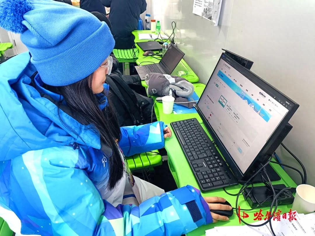 亚布力雪山上，为何这间小屋成了全球记者的暖心驿站？  第1张