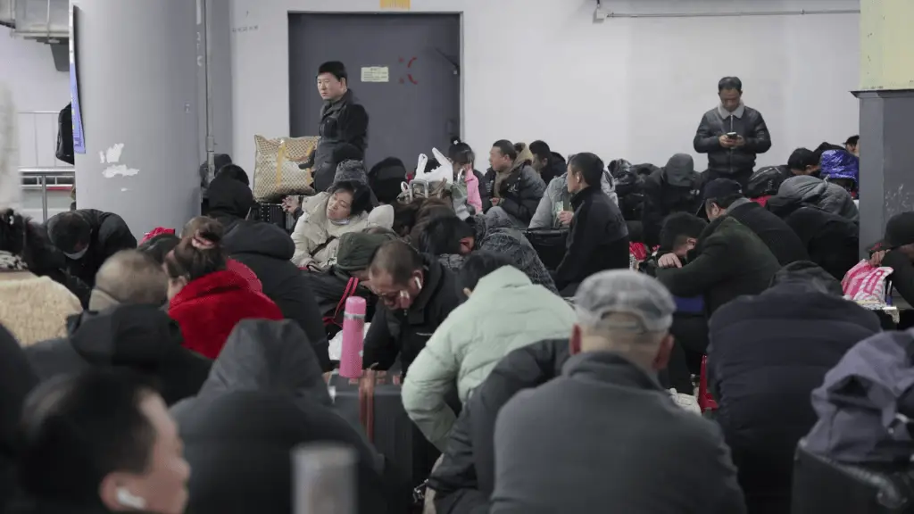 35年来最冷！上海火车站临时安置区为何让返沪旅客感受到温暖？  第7张