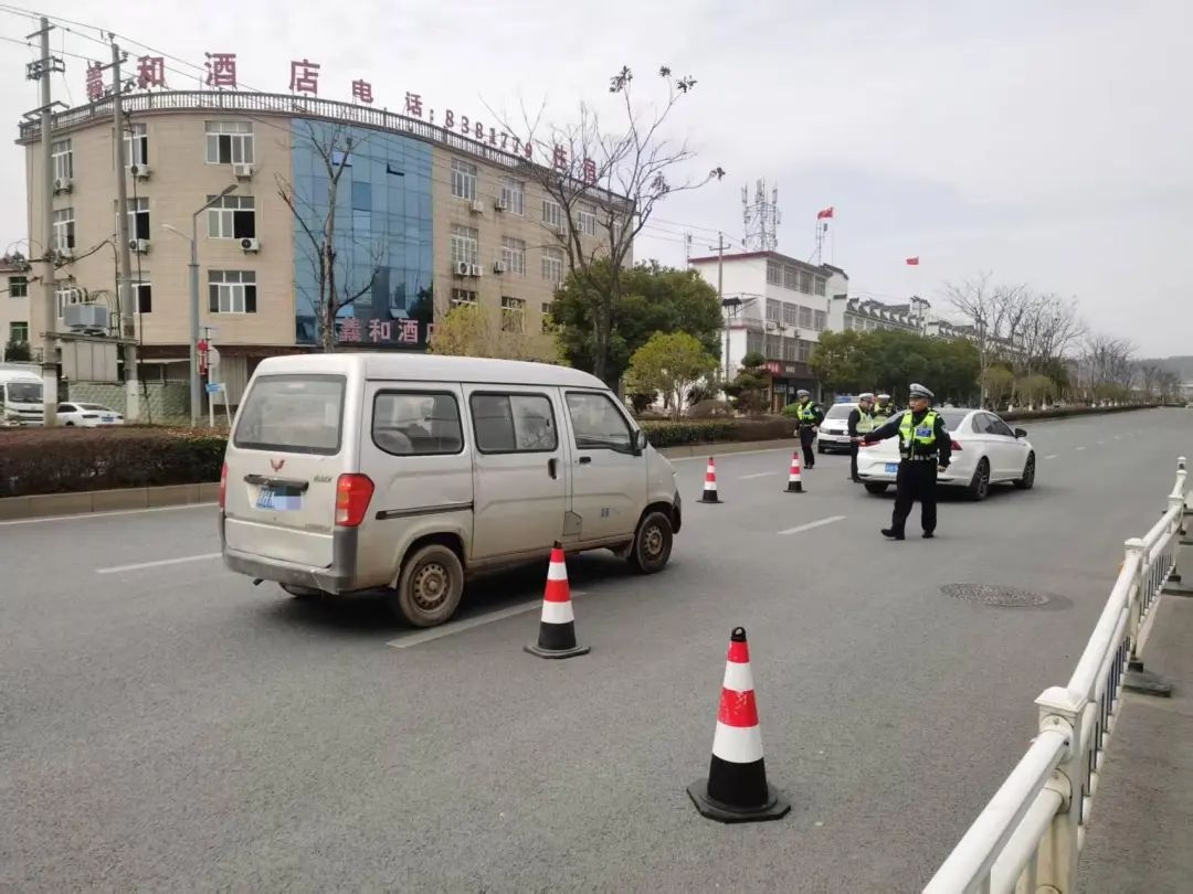 春运安全大作战！昌南交警如何严查违法行为保障你我平安？  第2张