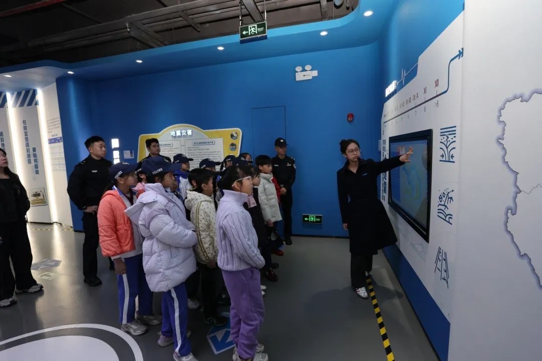 罗湖少警们的安全学习之旅，你也能从中掌握哪些救命技能？  第2张