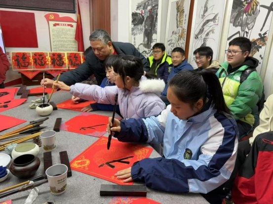 元宵佳节，孩子们如何通过书法与国画传承中华文化？  第2张