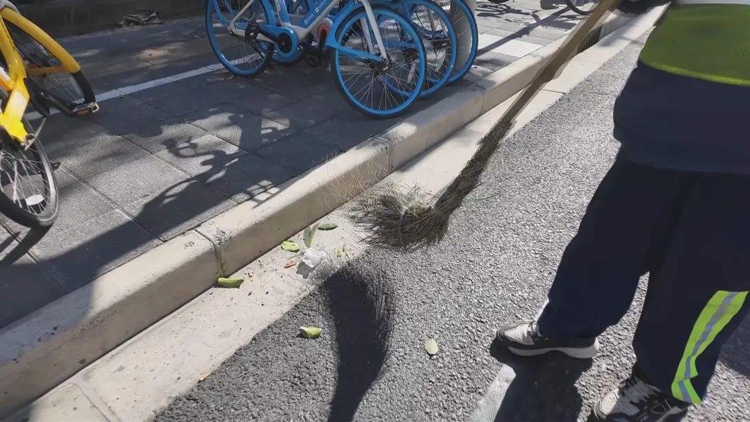 寒潮来袭，零下4℃！黄浦区环卫工人凌晨5点出动，你还在家里窝着吗？  第7张