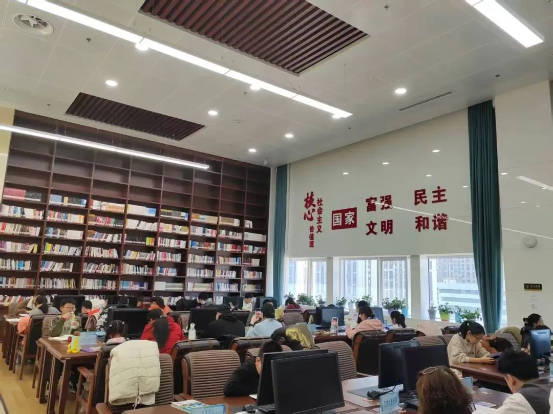 松山区图书馆新年首波阅读热潮！为何12236人次纷纷涌入？  第3张