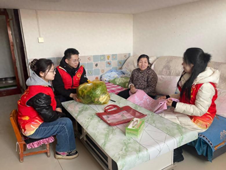 巾帼志愿服务队如何用行动温暖独居老人的心？这个三八节，她们让爱延续