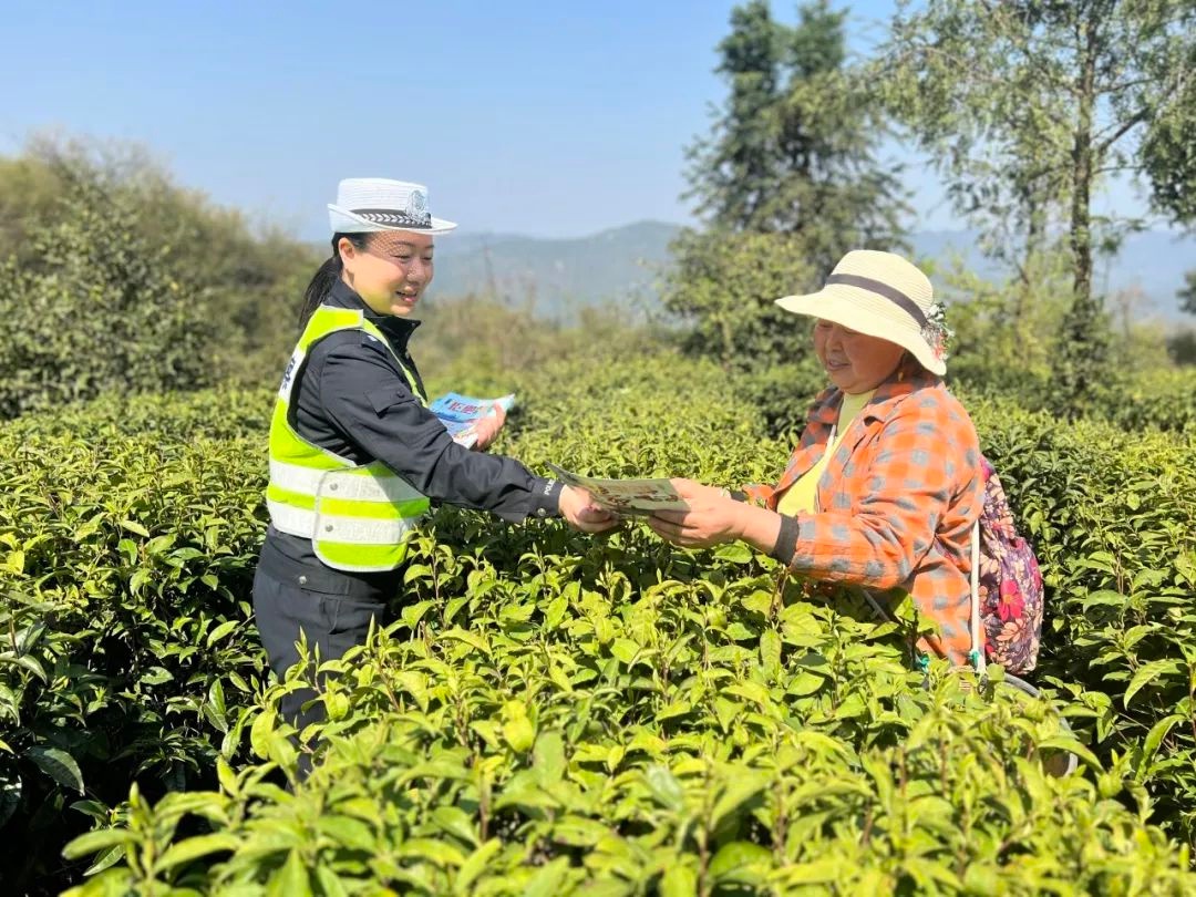 湘西公安交警为清明护航！你知道他们做了哪些吗?  第5张