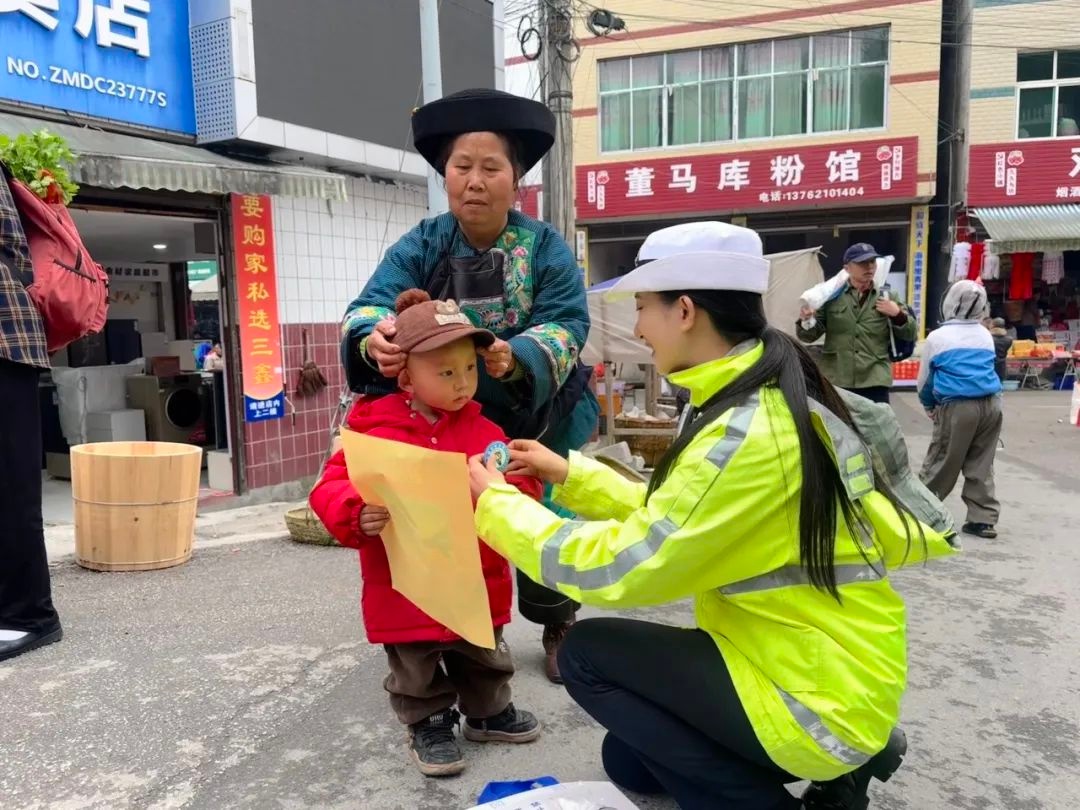 湘西公安交警为清明护航！你知道他们做了哪些吗?  第6张