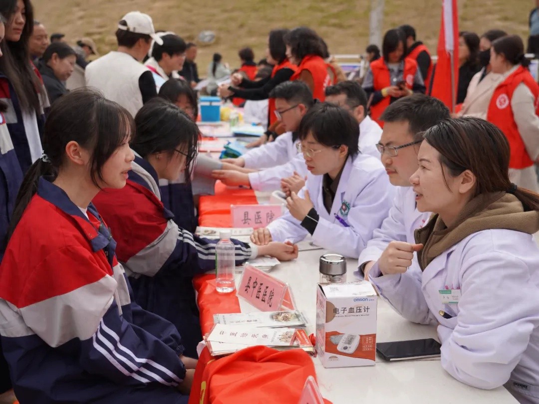 岚皋县活动：医疗专家下乡，百余人享健康！你知道还有啥亮点吗？