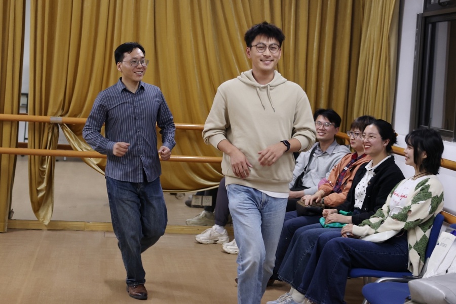 2025年上海市民艺术夜校春季班开班！银发族也来上课？58岁阿姨告诉你背后的心声  第6张