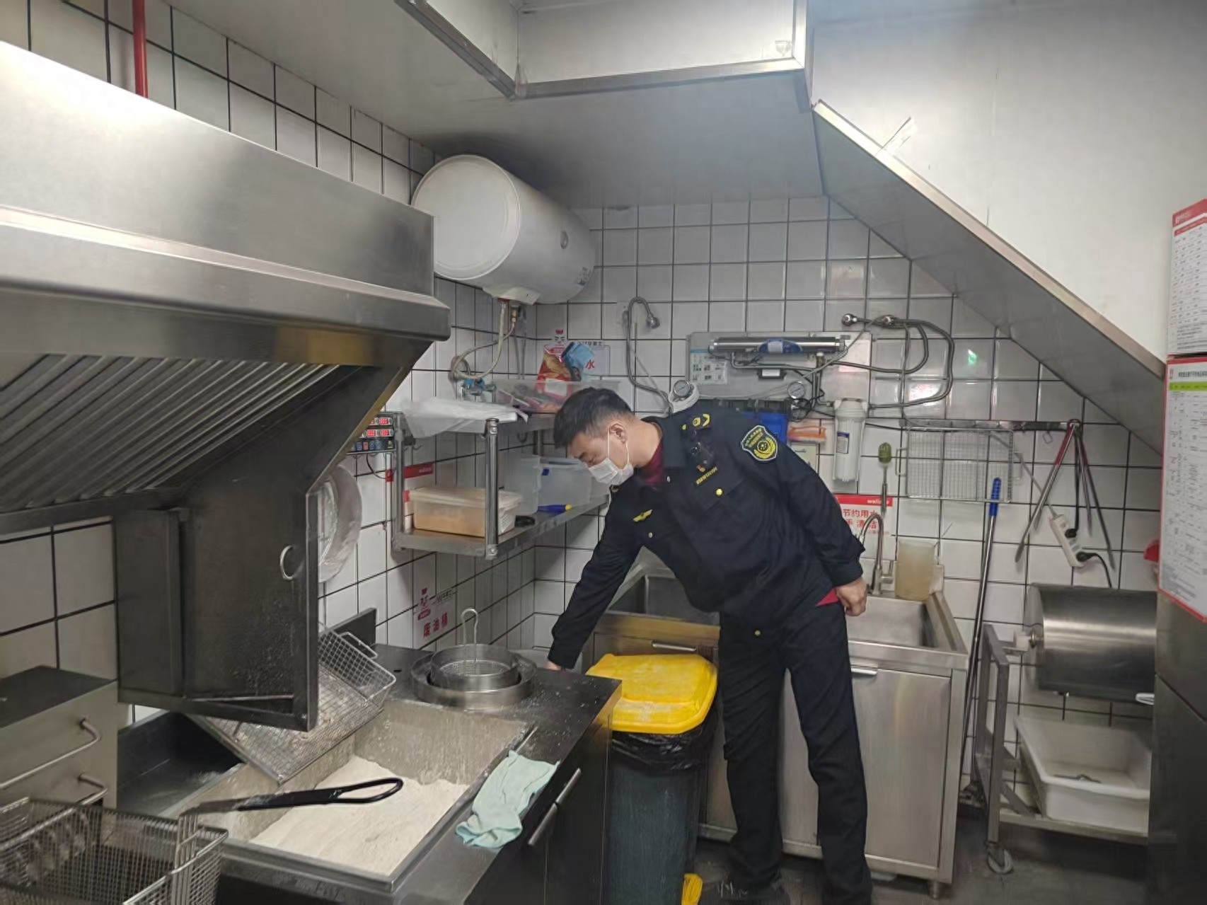新城区市场监管局整治网络餐饮安全! 1137家经营户情况如何?  第1张