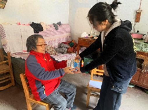 外甥肺热咳喘没药?社区及时送药太暖心了!
