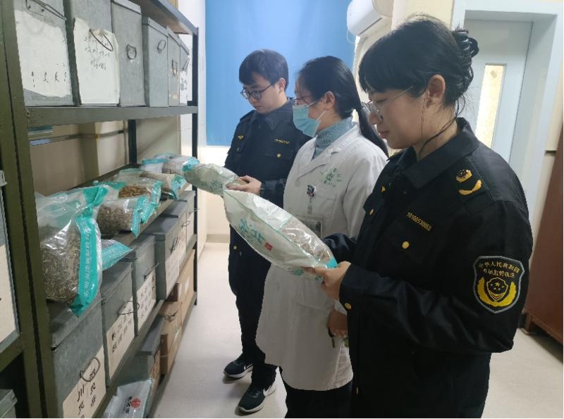 村卫生室药品安全存隐患？仪征市市场监管局突击检查结果令人  第2张