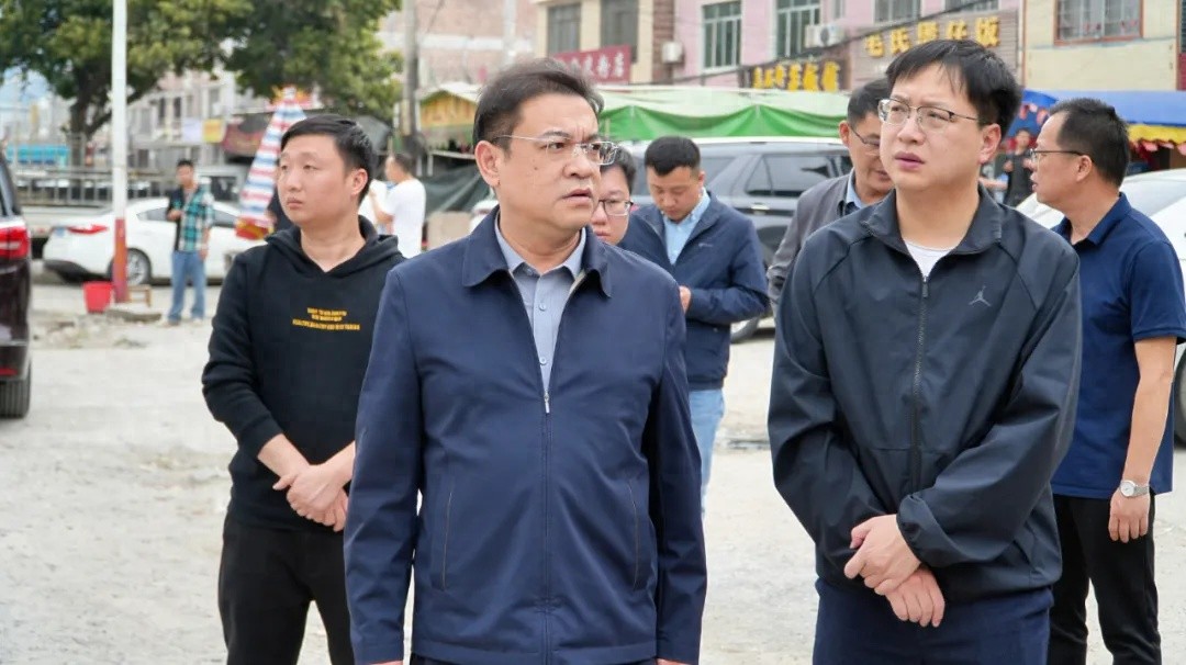 县长督导交通安全工作! 保障民众安全有何具体策略?