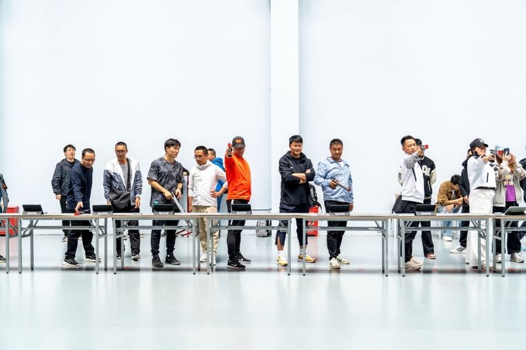 昆明体育教师集体学射击！2025年光电射击比赛即将震撼来袭，你准备好了吗？  第3张