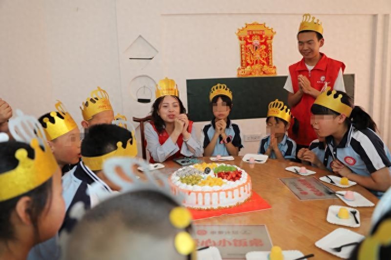10多年为留守儿童送关爱！累计48万人次受益，集体生日会有多暖？