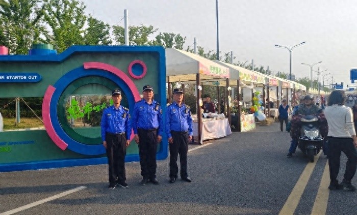 城管多措并举保障节日秩序！150 余名执法人员都做了啥？