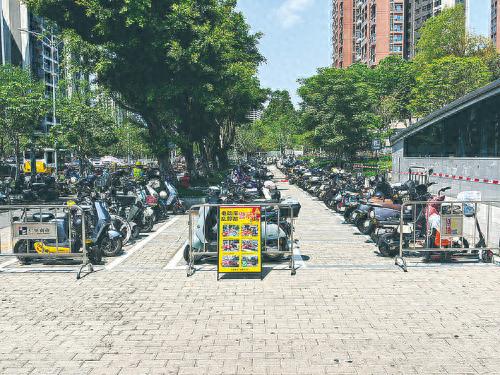 电动自行车停放杂乱是痛点？龙城街道五大举措破解停车难题