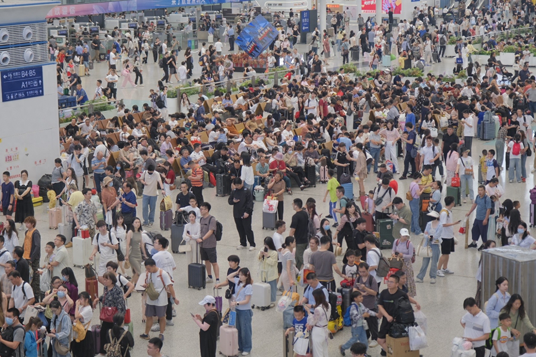 2025年五一假期深圳铁路客流爆棚！到发旅客竟达614万？