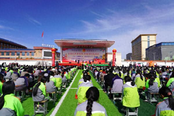 五四青年节阿坝县文艺汇演燃爆！状元演讲、多彩舞蹈你看过吗？