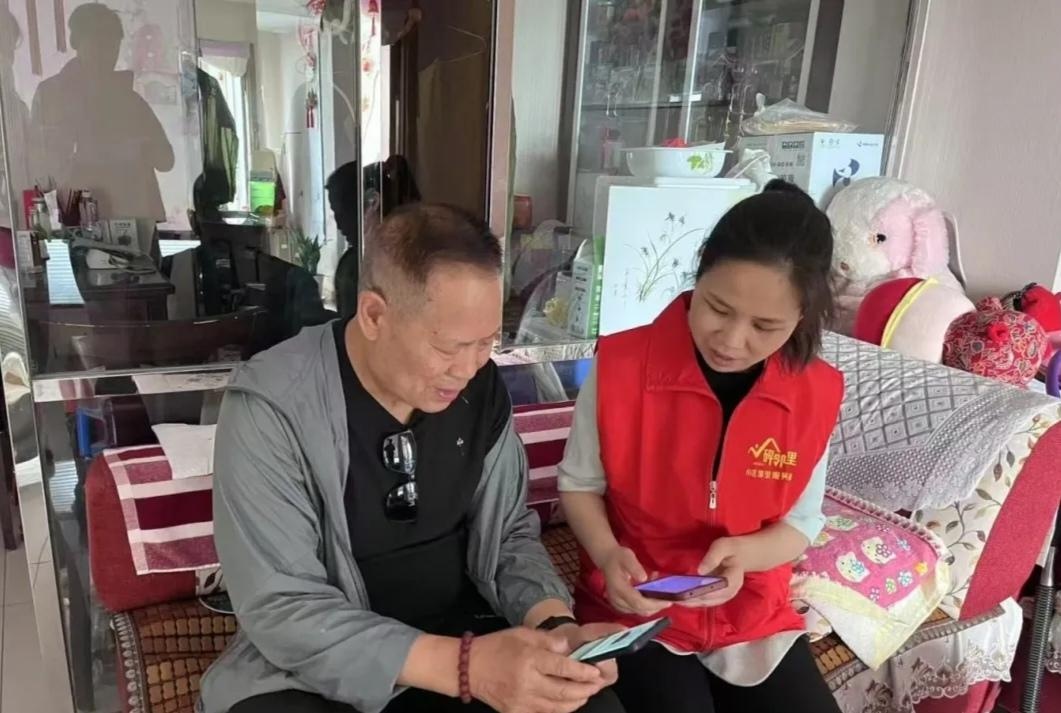 5月8日这俩社区同步开展高龄补贴复审便民服务？咋做到的  第3张